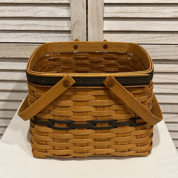 Longaberger Collectors Club Harbor Basket with protector 1998 - Picture 8 of 12